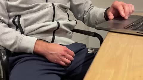 Snapshot of leukurrt chatting on October 13, 6:32 pm leukurrt online show from October 13, 6:32 pm