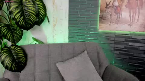 levi_wolf online show from June 10, 12:37 pm