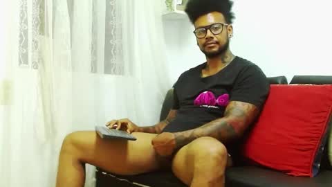 Snapshot of lewisstrong chatting on January 8, 12:06 am Lewis Strong online show from January 8, 12:06 am