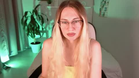 Lexy - Follow me online show from September 17, 7:01 am