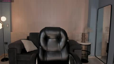 Lexie  online show from April 15, 7:58 pm