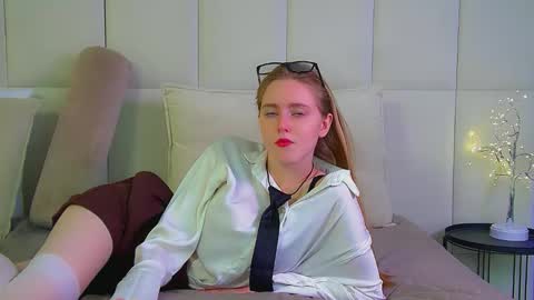 Snapshot of lexireadway chatting on September 30, 8:14 am Lexi online show from September 30, 8:14 am