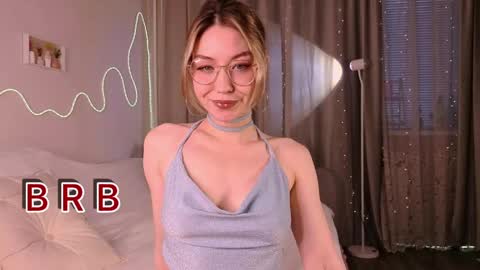 Lily online show from May 14, 3:16 am