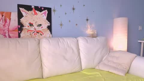 Lily online show from August 5, 6:21 am