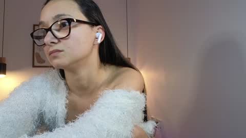 Leyla online show from December 6, 3:39 pm