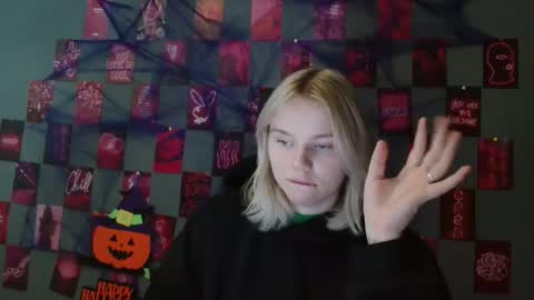 Leyla online show from October 28, 7:42 am