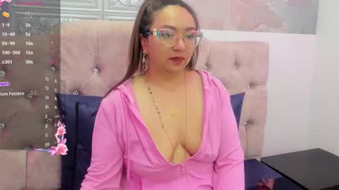 Snapshot of leyla_smithh chatting on September 28, 1:31 pm Leyla smithh online show from September 28, 1:31 pm