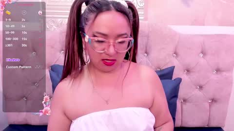 Snapshot of leyla_smithh chatting on October 4, 12:47 pm Leyla smithh online show from October 4, 12:47 pm