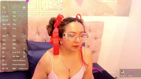 Snapshot of leyla_smithh chatting on October 15, 12:39 pm Leyla smithh online show from October 15, 12:39 pm