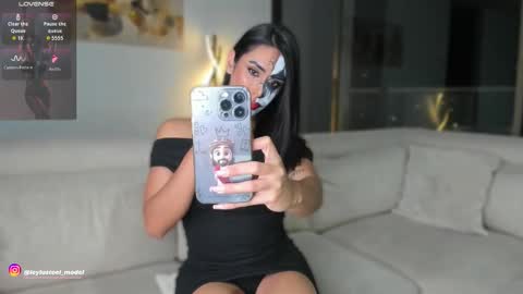 INSTA leylasteel model         online show from November 1, 4:33 am