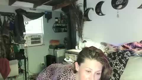 Olive Pena online show from September 16, 10:35 pm