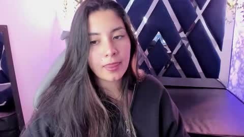 Snapshot of lia_14_ chatting on February 13, 5:11 pm Lia online show from February 13, 5:11 pm