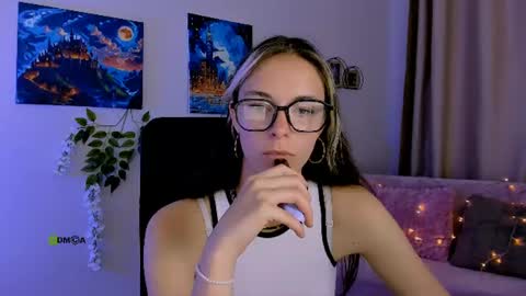 lia_dream_ online show from July 28, 2:13 pm