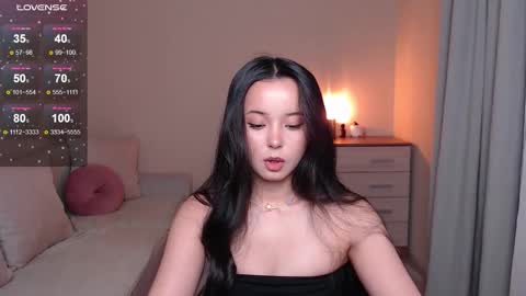 L I A online show from November 1, 1:43 pm