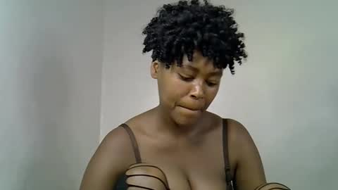 lia online show from September 11, 9:05 pm