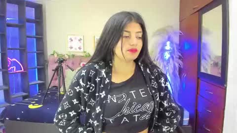 lia online show from February 21, 8:27 pm