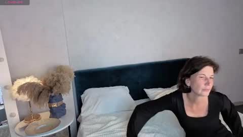 lia_reyn online show from June 25, 11:59 am