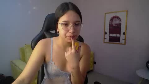 lia_rose_ch online show from June 26, 12:43 pm