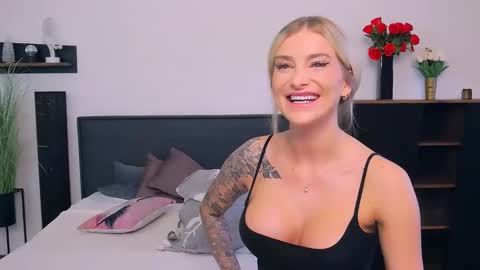 Lia online show from April 17, 10:28 am