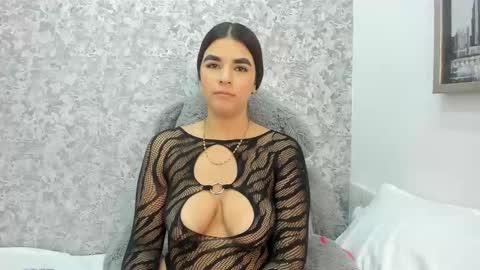 liah_evanss online show from November 19, 12:48 pm