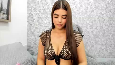 Snapshot of liah_evanss chatting on October 16, 12:05 pm liah_evanss online show from October 16, 12:05 pm