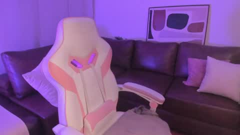 Liah online show from April 14, 9:23 am