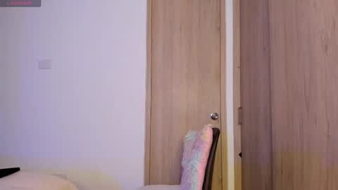 Lia  online show from May 5, 1:56 am