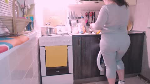Snapshot of liahsofty chatting on February 26, 4:38 pm miss Lia  colection for travel online show from February 26, 4:38 pm