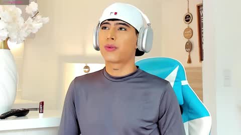 Liam online show from September 19, 4:00 pm