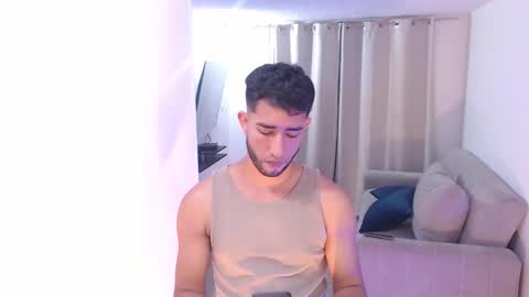 liam_bronw online show from January 8, 11:43 pm