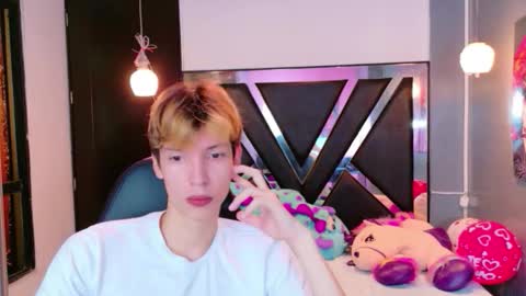 liam_green1 online show from February 15, 12:59 pm