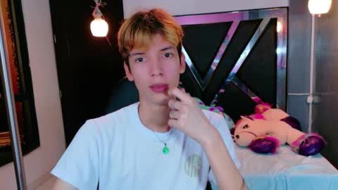 liam_green1 online show from February 16, 1:09 pm