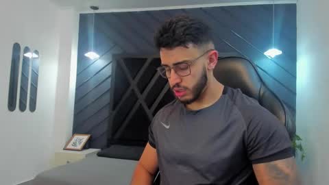 LIAM KLEIN online show from November 11, 11:34 am