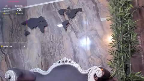 LIAM KLEIN online show from March 4, 2:10 pm