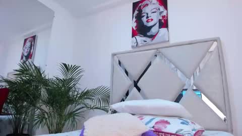 Call me Lian online show from March 27, 12:17 pm