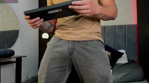 Liam online show from October 2, 8:18 pm