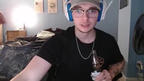 LiamNotSoNormal online show from December 14, 6:08 am