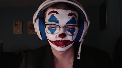 LiamNotSoNormal online show from December 17, 5:58 am