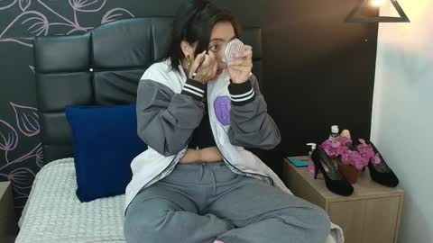 L I A M O N R O E online show from December 19, 12:22 pm