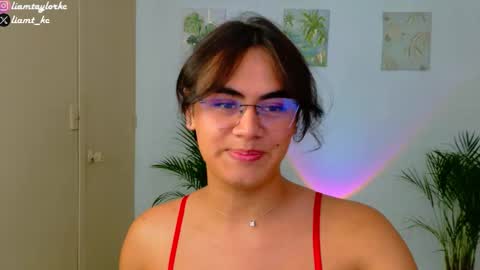 Tell me Liam online show from December 3, 10:21 pm