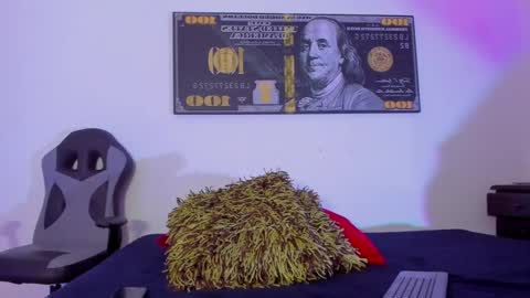 Snapshot of lian_23_ chatting on February 11, 12:36 pm    online show from February 11, 12:36 pm