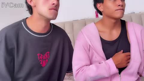 lian_y_dilan online show from April 28, 1:37 pm