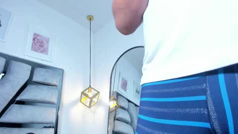 lianfox_ online show from March 3, 12:23 pm