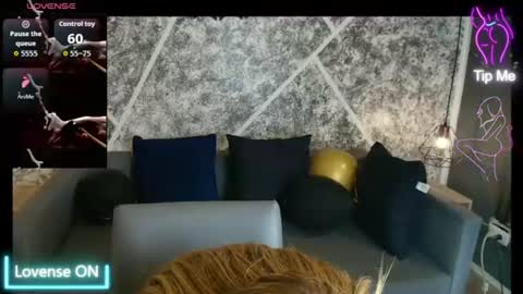 Lia Roberts online show from July 27, 2:36 pm