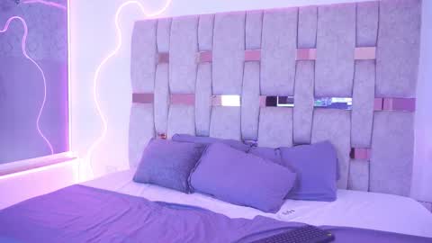 liasuaza online show from March 29, 2:30 pm