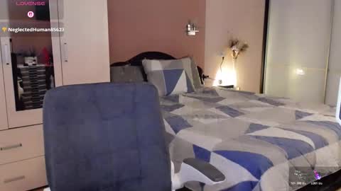 Libby online show from November 30, 11:50 am