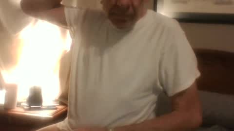 Snapshot of lickmysnowballs chatting on December 28, 11:09 am lickmysnowballs online show from December 28, 11:09 am