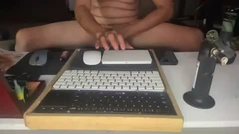 lickurlipz1 online show from August 7, 6:28 pm