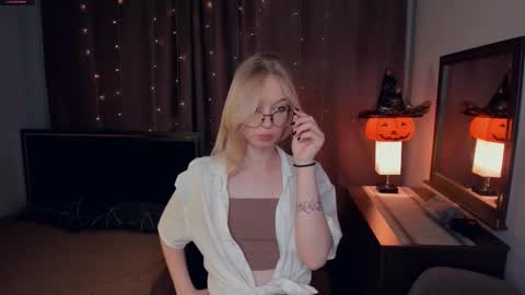 Ann online show from October 29, 7:36 pm