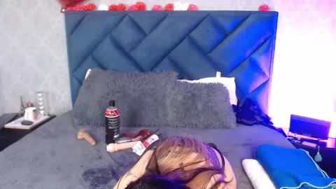 lia  online show from February 21, 7:06 pm